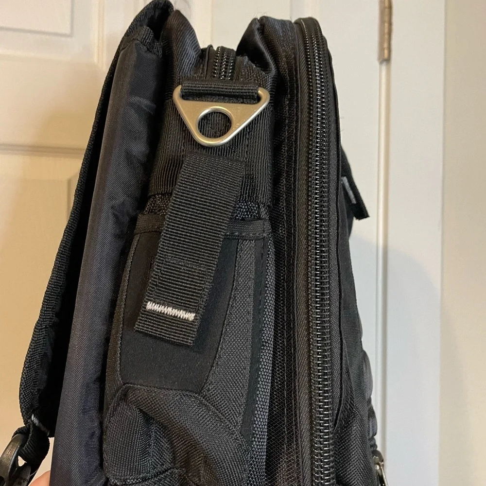 OGIO City Corp black messenger laptop travel bag
